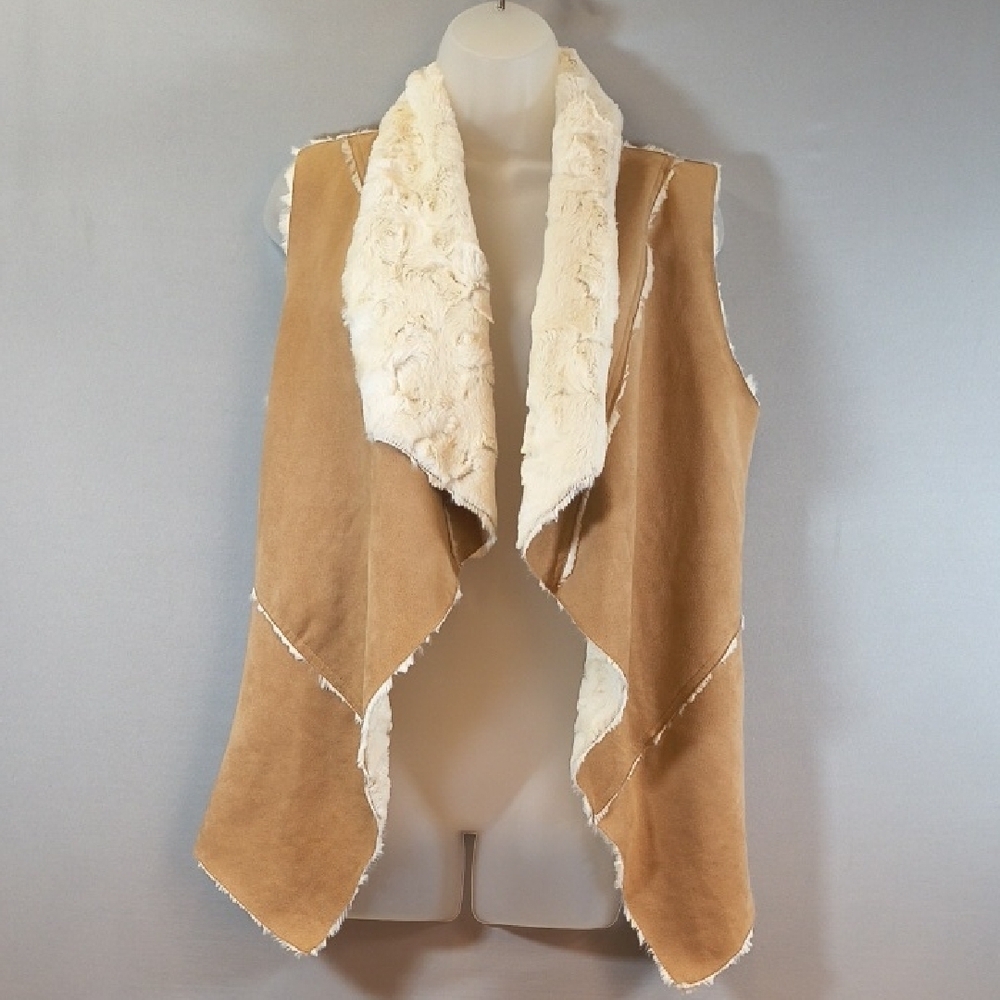 Fashion On Earth Women's Tan and Cream Faux Fur Vest , S- M